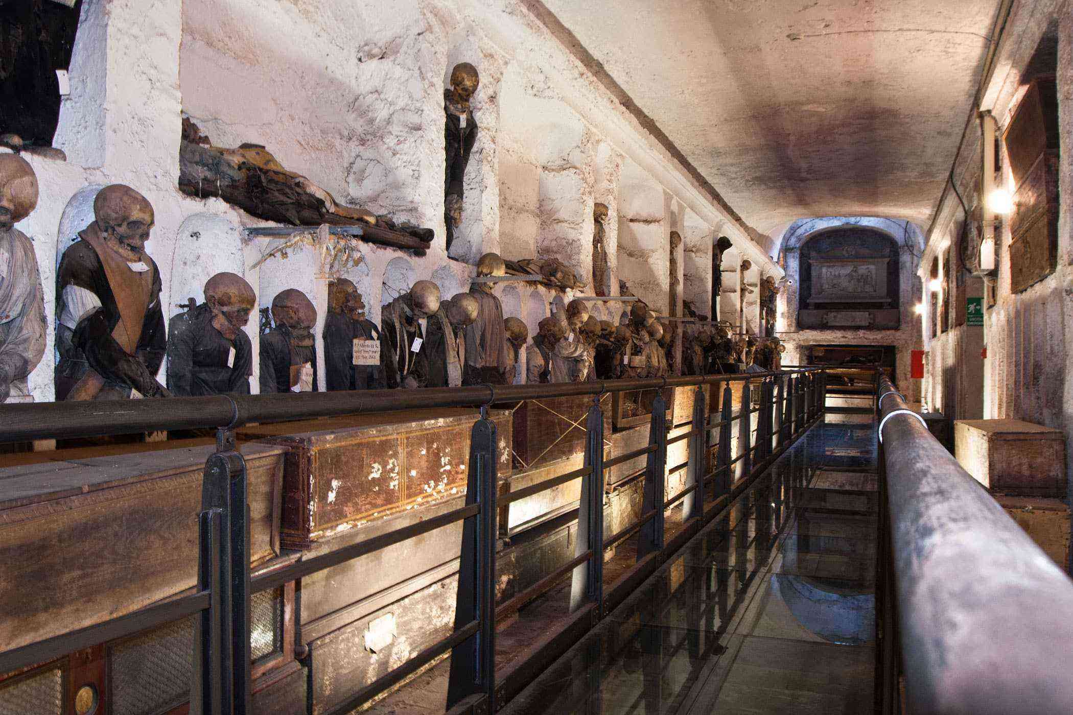 Stuff-Made-Out-Of-Bones-Capuchin-Catacombs-1