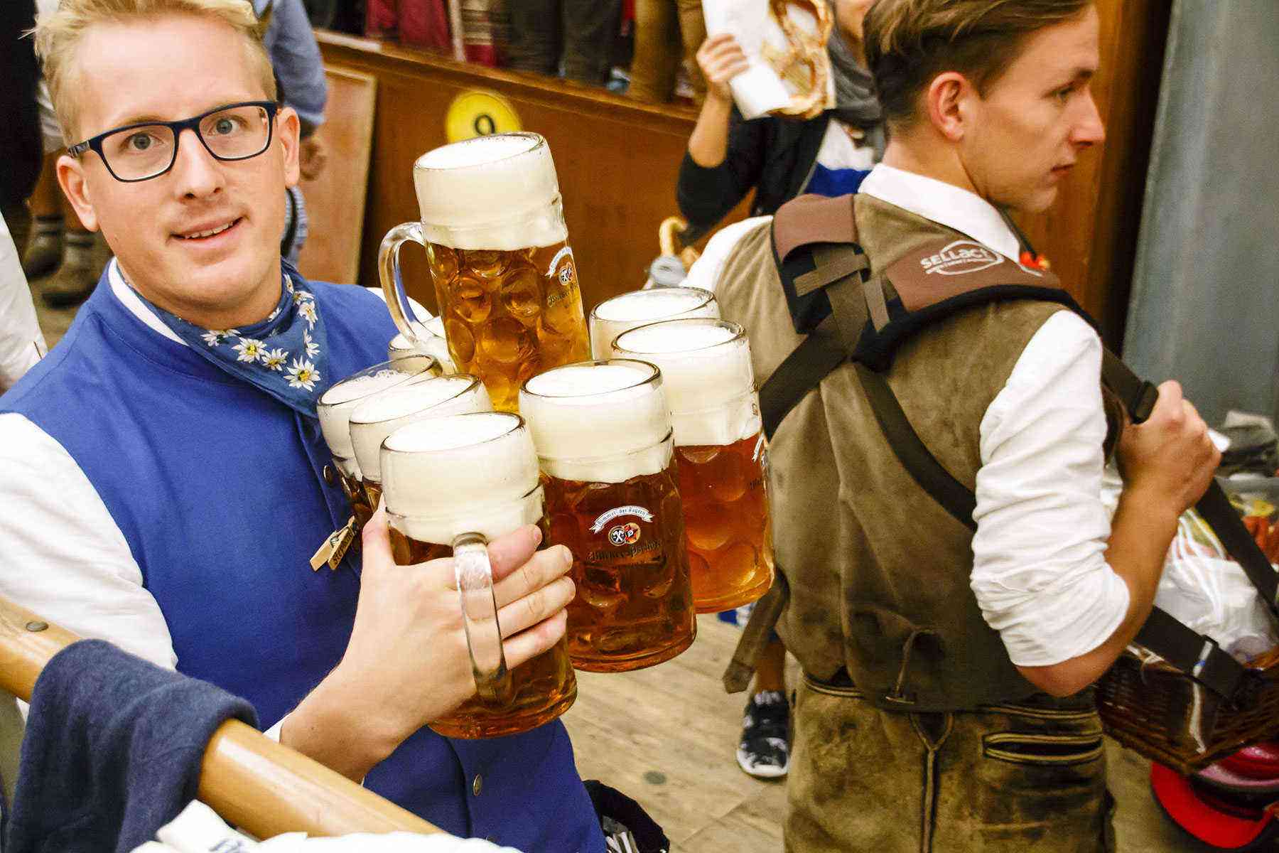 Surviving-Oktoberfest-Drinking-21