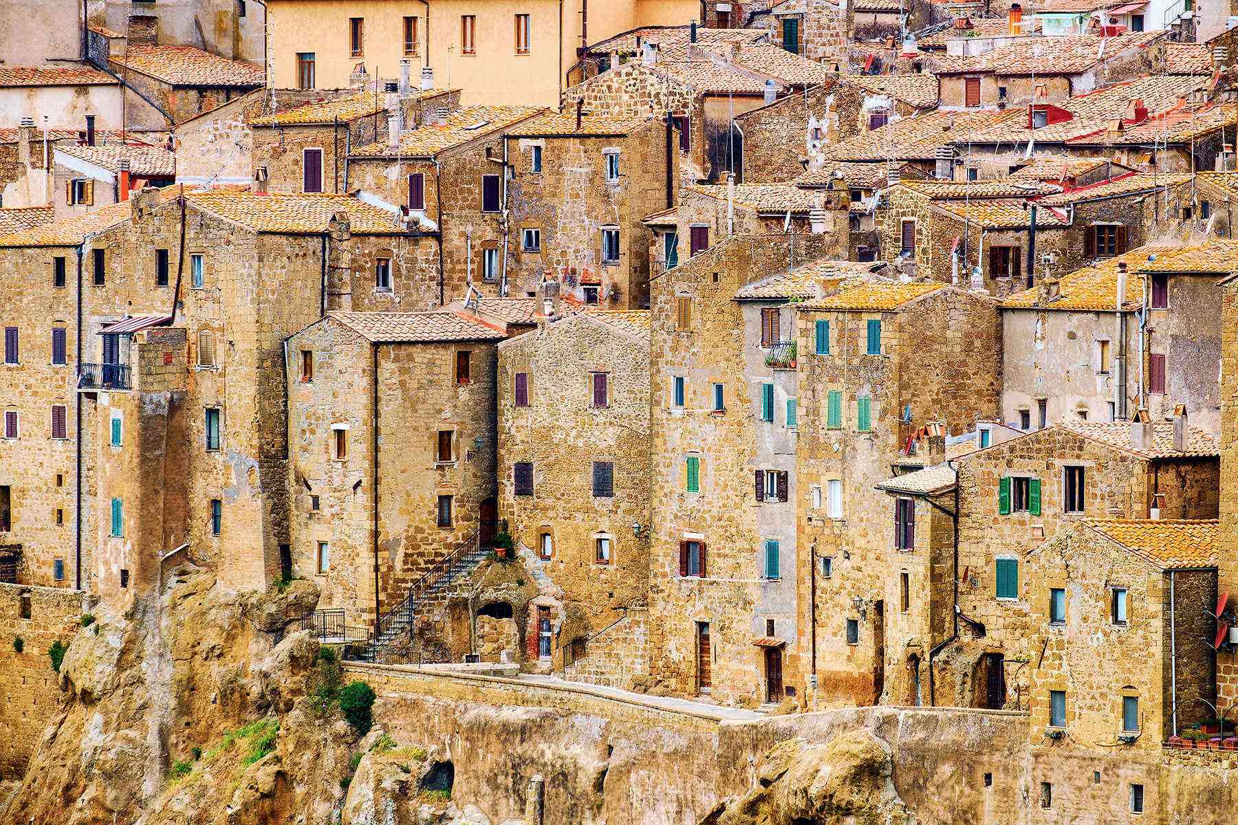 Medieval-Italian-Towns-Pitigliano-4