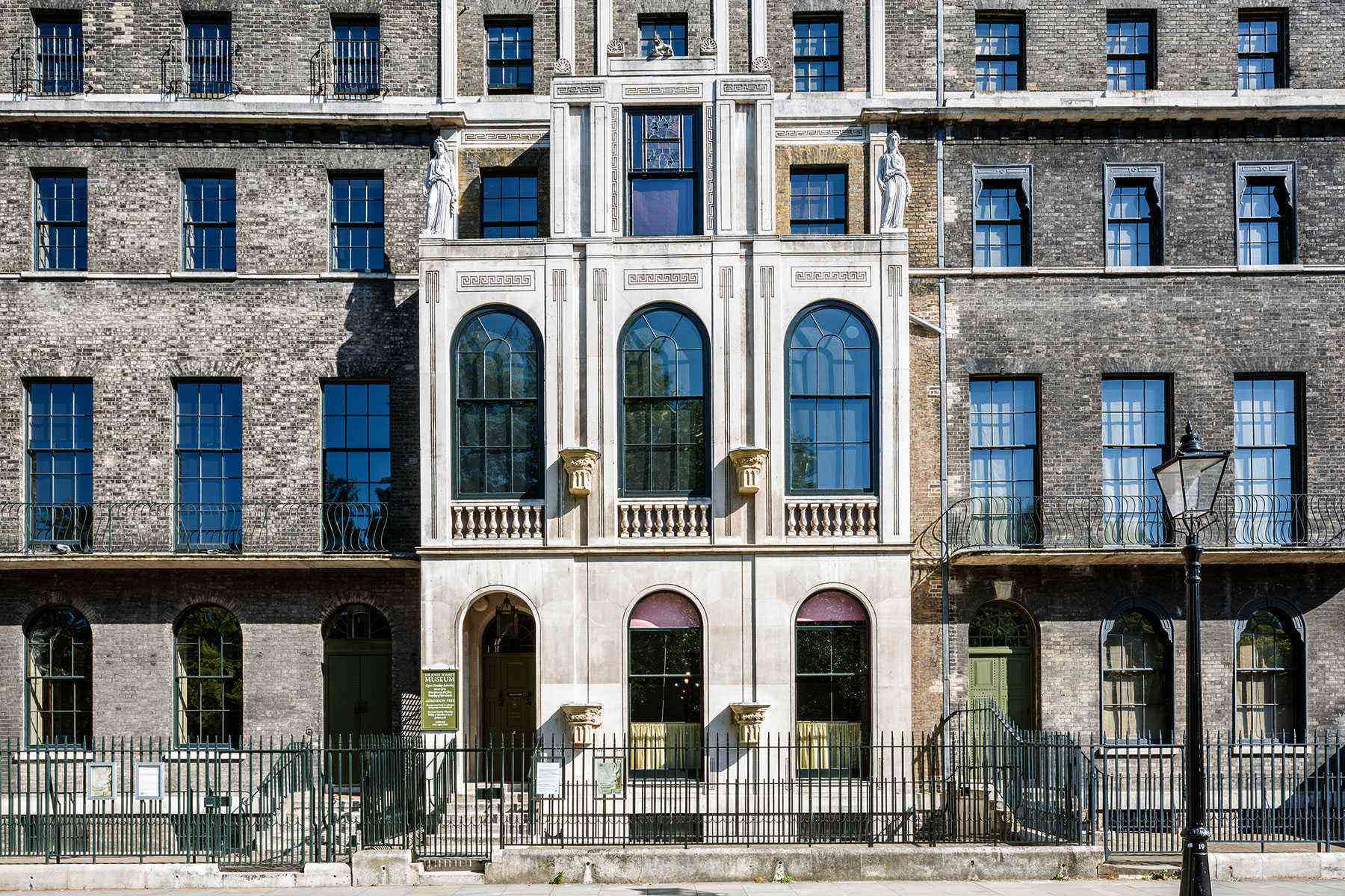 Under-The-Radar-London-Sir-John-Soanes-Museum-3