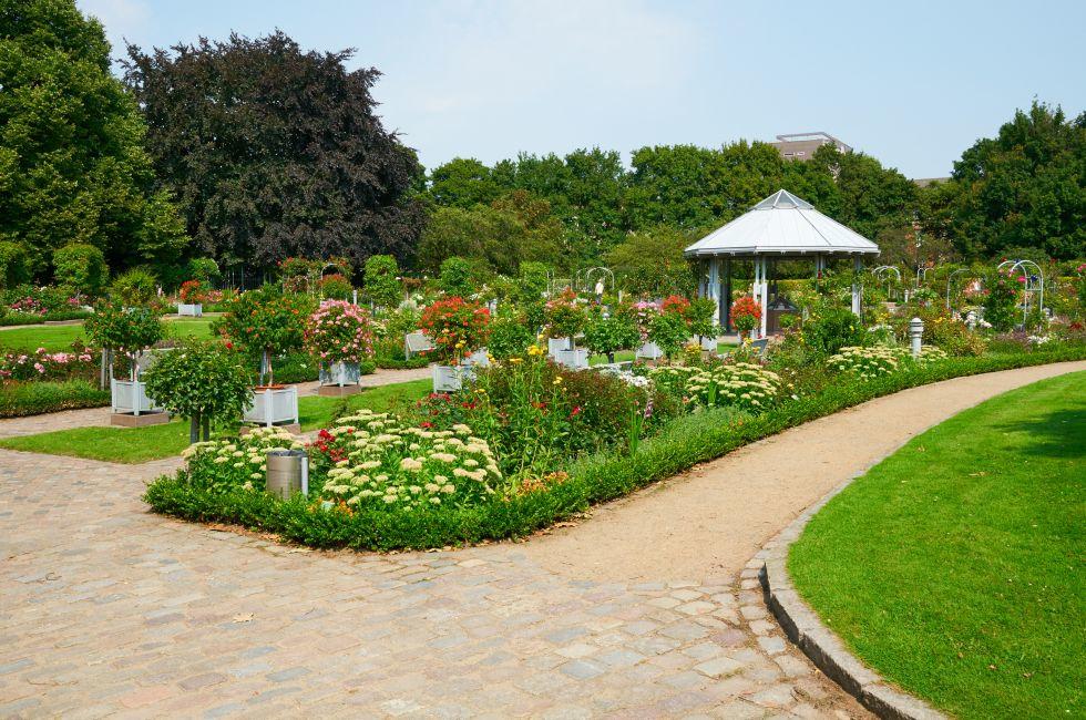 HAMBURG, GERMANY - AUGUST 14, 2015: Beautiful view at Planten un Blomen park. Planten un Blomen is an urban park with a size of 47 hectares. 