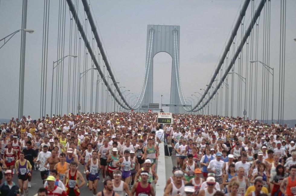 A marathon, streaming across the Verrazano Narrows Bridge, for years the world's longest suspension span, New York city, Marathon, New York