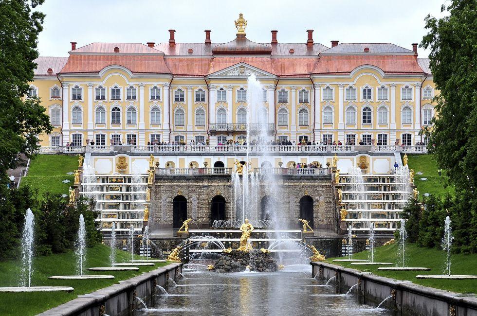 Grand Peterhof Palace - Pushkin, St. Petersburg; Shutterstock ID 88290352; Project/Title: Moscow ebook