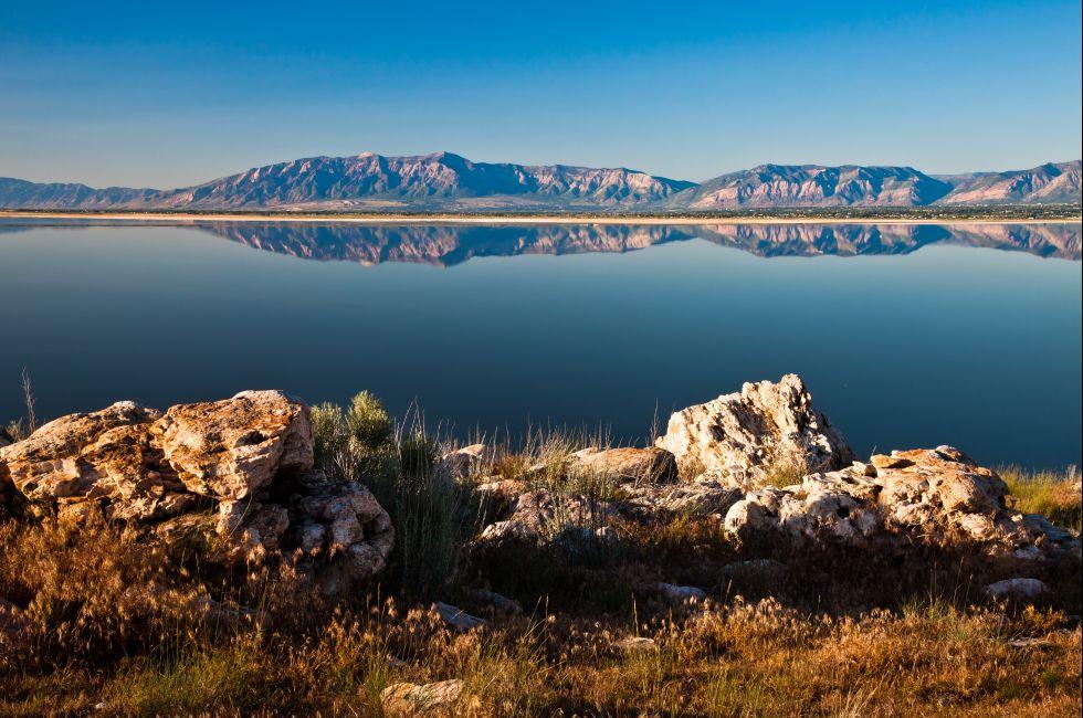 Scenic view of Great Salt Lake from Antelope Island