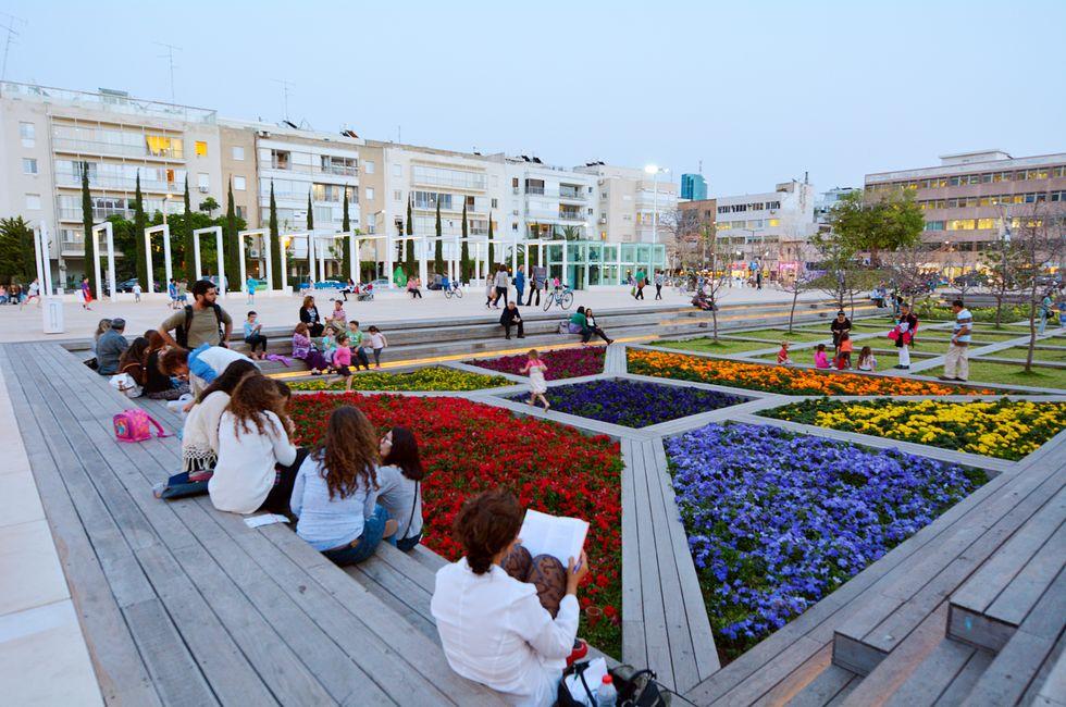 TEL AVIV - MAR 28 2015:Habima Square in Tel Aviv, Israel.It's a public space, home to cultural institutions such as Habima Theatre, Culture Palace and Helena Rubinstein Pavilion for Contemporary Art.