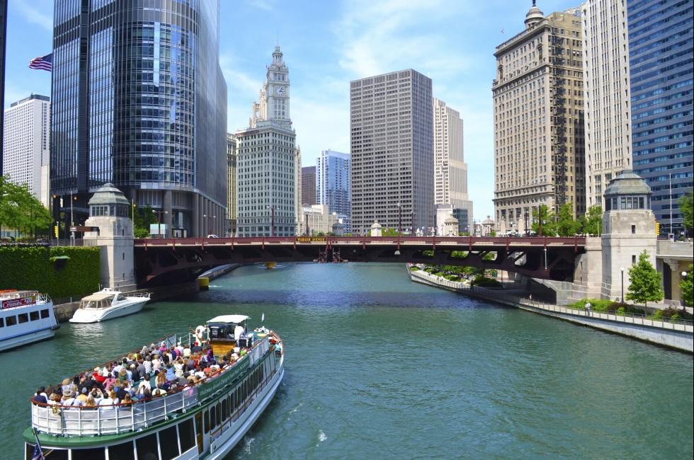CHICAGO - JUNE 14: The Chicago River on June 14, 2011 in Chicago, Illinois. The Chicago River serves as the main link between the Great Lakes and the Mississippi Valley waterways.