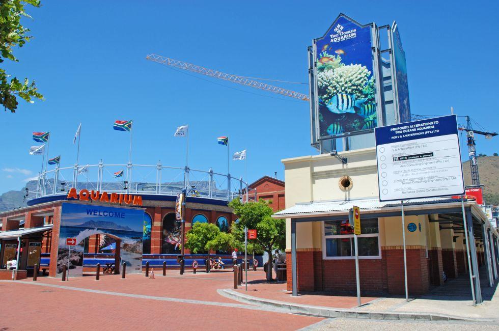 CAPE TOWN, SOUTH AFRICA - DECEMBER 30, 2007: Cityscape with The Two Oceans Aquarium located at the Victoria & Alfred Waterfront in Cape Town, Western Cape, South Africa. ; Shutterstock ID 216711187; Project/Title: Top 100 Cape Town; Downloader: Fodor's