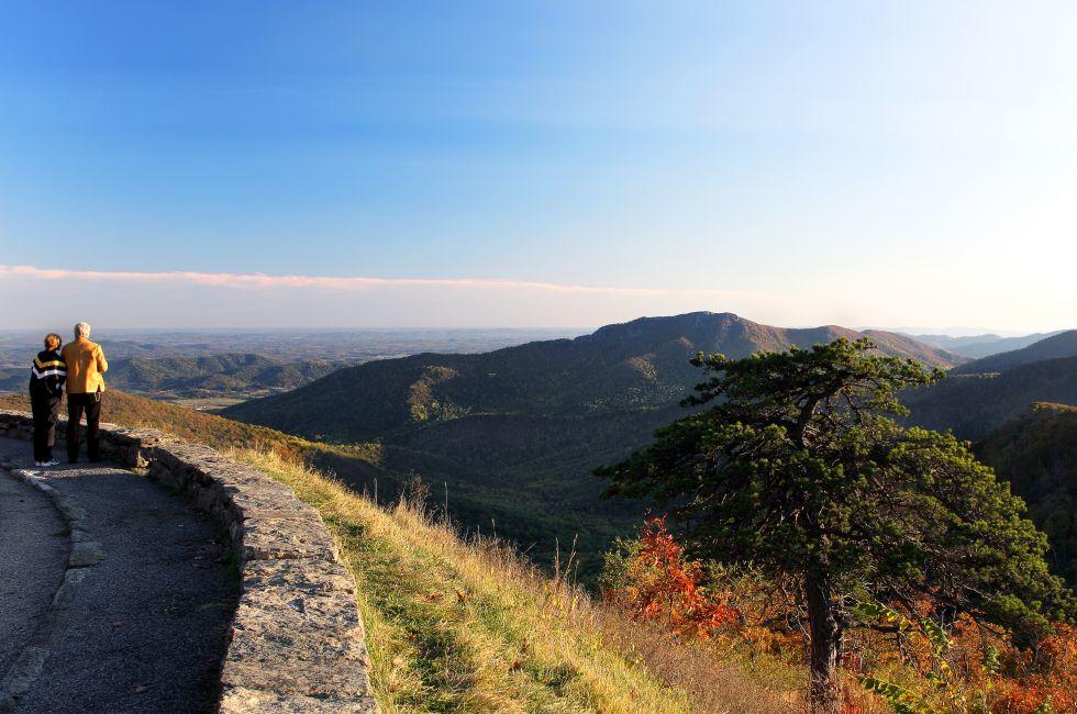 Shenandoah National park at the fall: a mountain view.