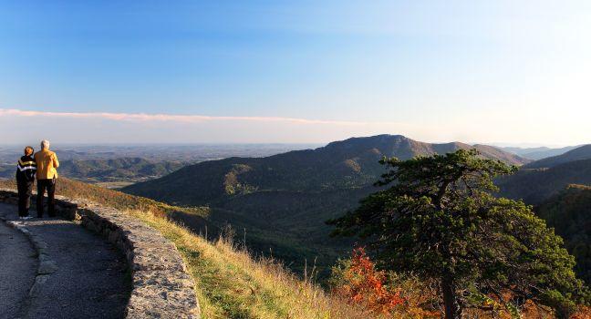 Shenandoah National park at the fall: a mountain view.