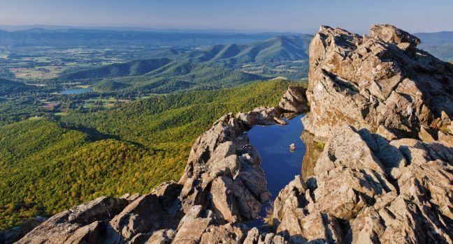 View of the Shenandoah Valley and Blue Ridge Mountains from Little Stony Man Cliffs, Shenandoah National Park, Virginia.