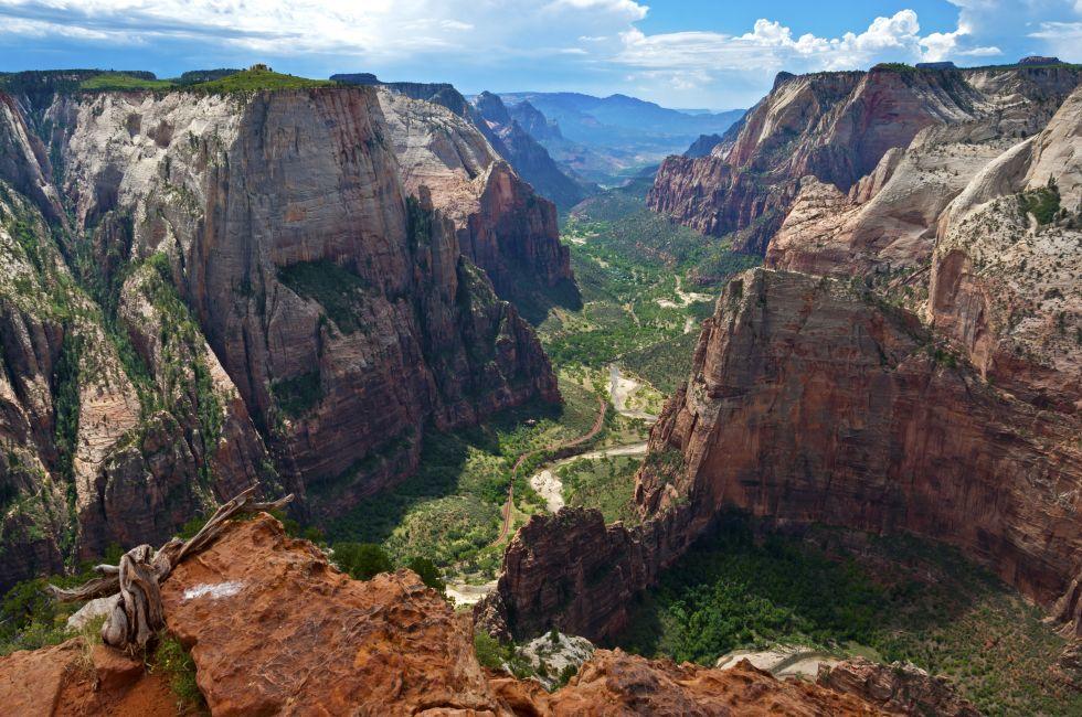 A stunning view of Zion Canyon from Observation Point, from which the famous Angles Landing is also visible.