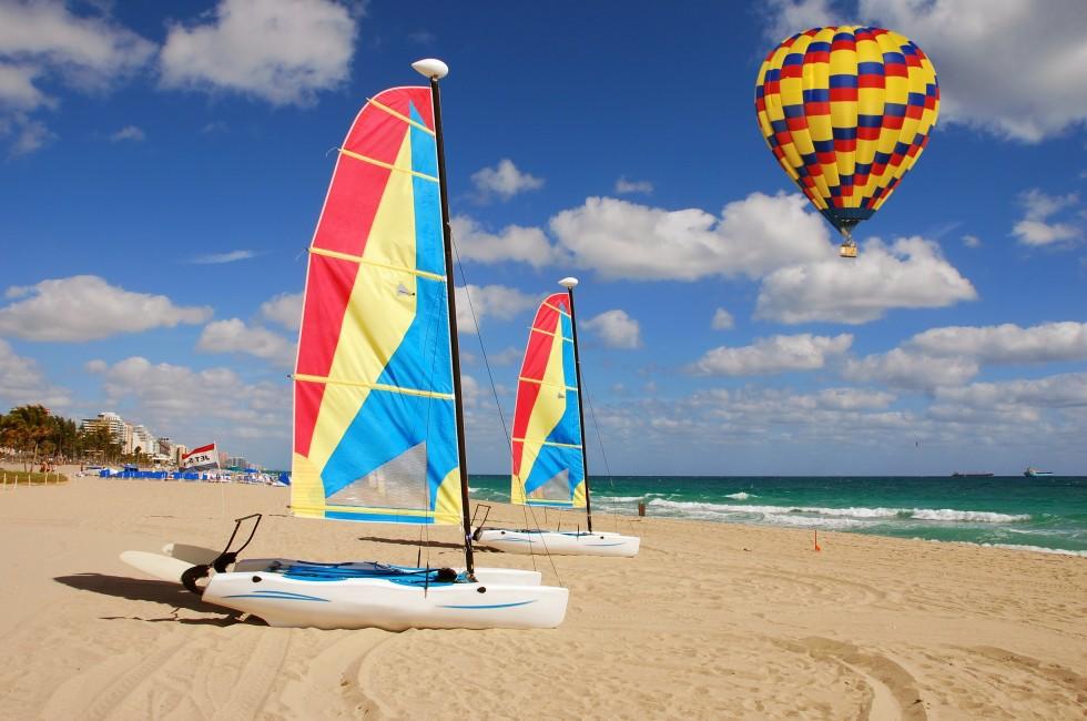 Leisure sports activities on a tropical beach in South Florida; Shutterstock ID 11735176; Project/Title: cover spines and back images; Downloader: min yoon
