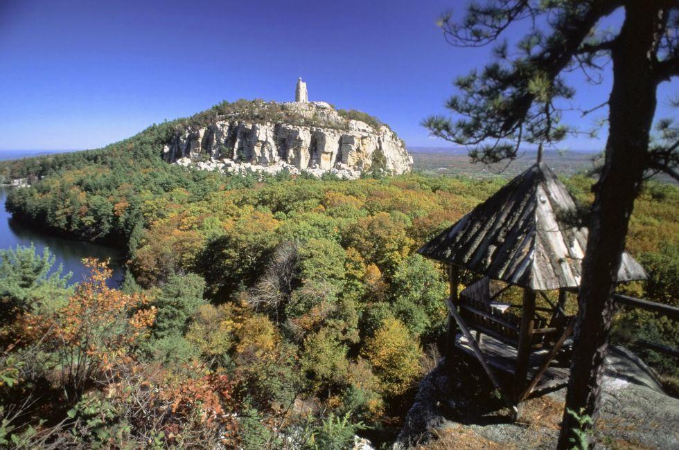 Mohonk Mountain House, Lake Mohonk, Catskills, Shawangunks, New York, USA
