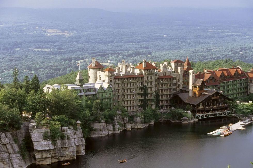 Mohonk Mountain House, Lake Mohonk, Catskills, Shawangunks, New York, USA