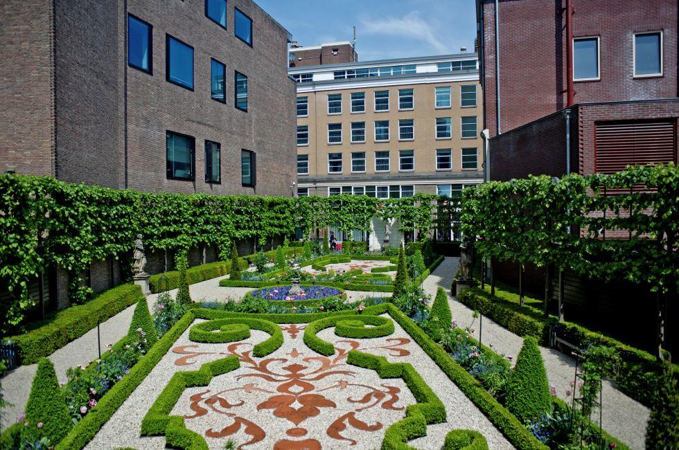 Garden, Willet-Holthuysen Museum, Amsterdam, Holland