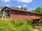 Historic Henry Covered bridge over the Walloomsac River e in Bennington, Vermont