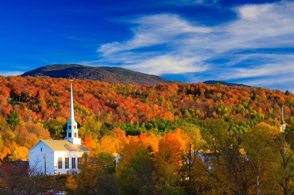 Fall Foliage and the Stowe Community Church, Stowe, Vermont, USA