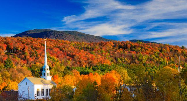 Fall Foliage and the Stowe Community Church, Stowe, Vermont, USA