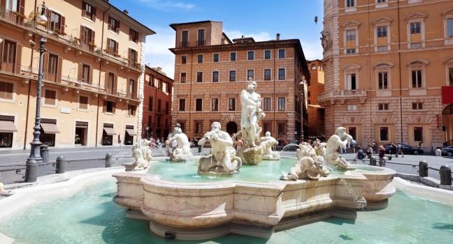 Piazza Navona, Rome. Italy ;