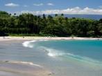 Short surf wave at Mauna Kea beach, Big Island, Hawaii.