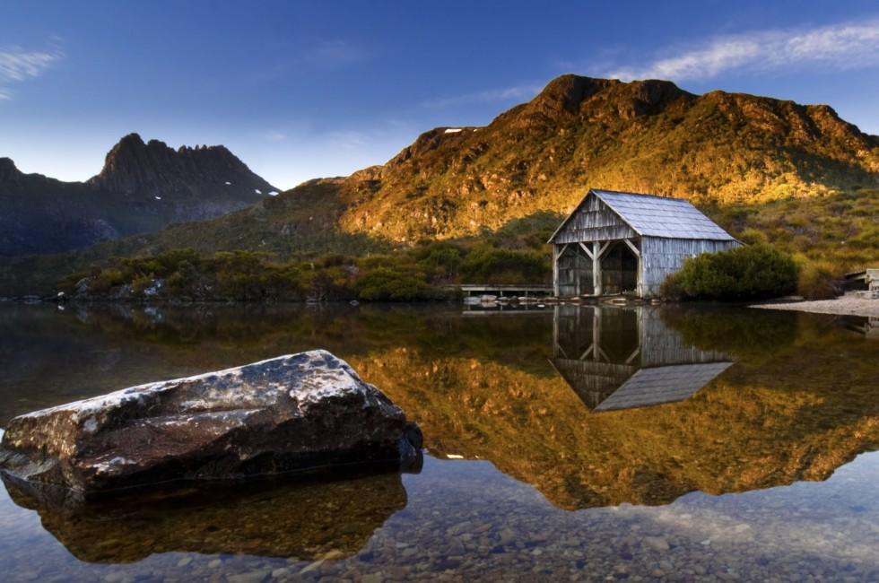 Beautiful Dove Lake Landscape 