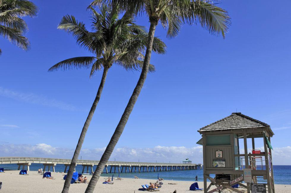 DEERFIELD BEACH, FLORIDA - FEBRUARY 1: With average winter temperatures in the 60s and 70s the scenic beachfront is a great place to relax on February 1, 2013 in Deerfield Beach, Florida. ; 