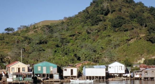 Houses built out over the water, Oak Ridge, Roatan, Caribbean Sea 