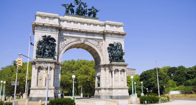 Soldiers' and Sailors' Arch at Grand Army Plaza in Brooklyn, dedicated on October 21, 1892 with an inscription that reads "To the Defenders of the Union, 1861-1865."