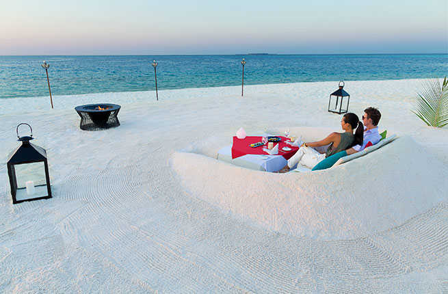 Romantic Resorts In Maldives, Paris and Dubai
