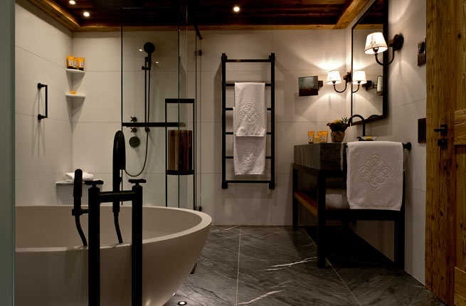 18 most incredible hotel bathrooms around the world for Ideal hotel design