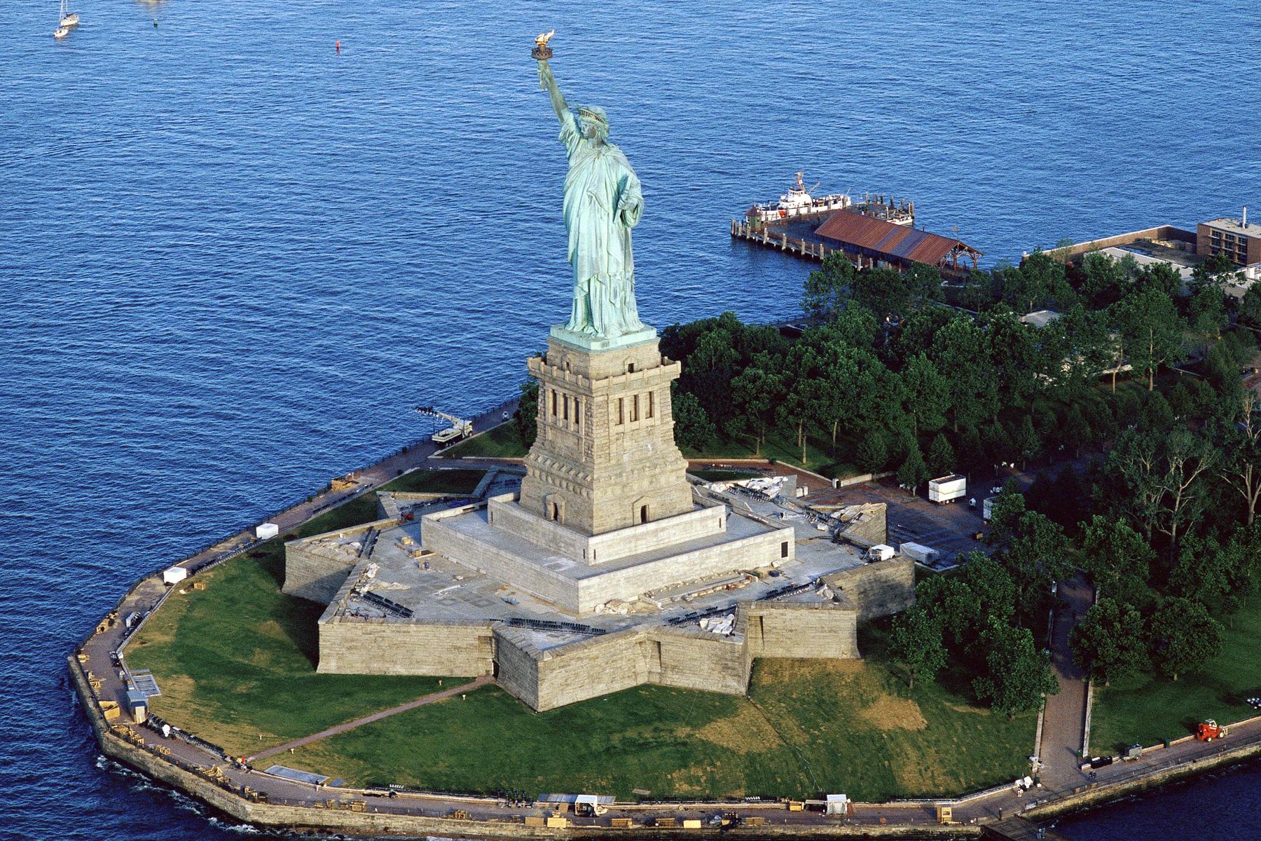 take-a-tour-of-lady-liberty-s-torch-right-this-second-the-new-york