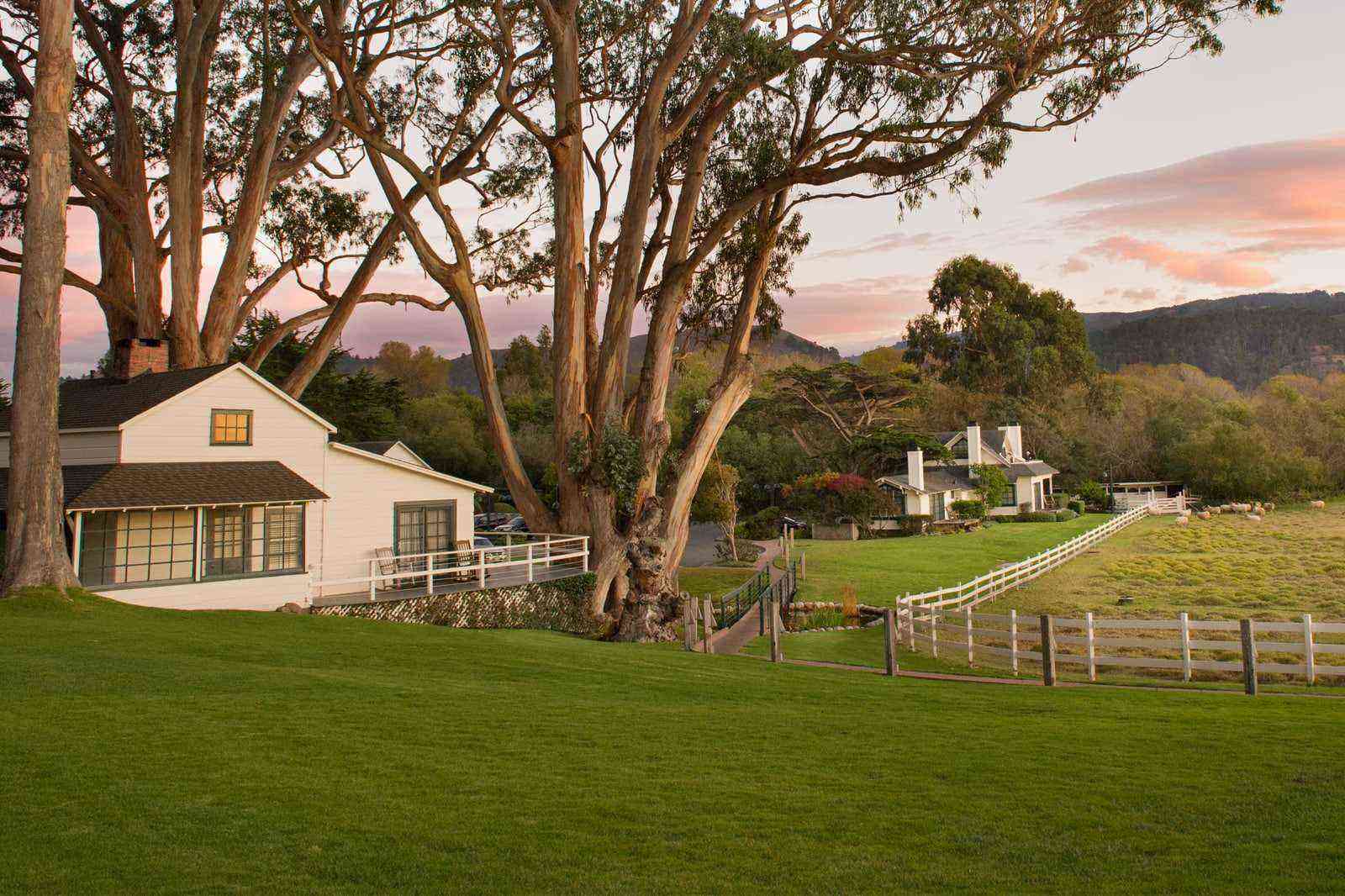 Mission Ranch Inn
