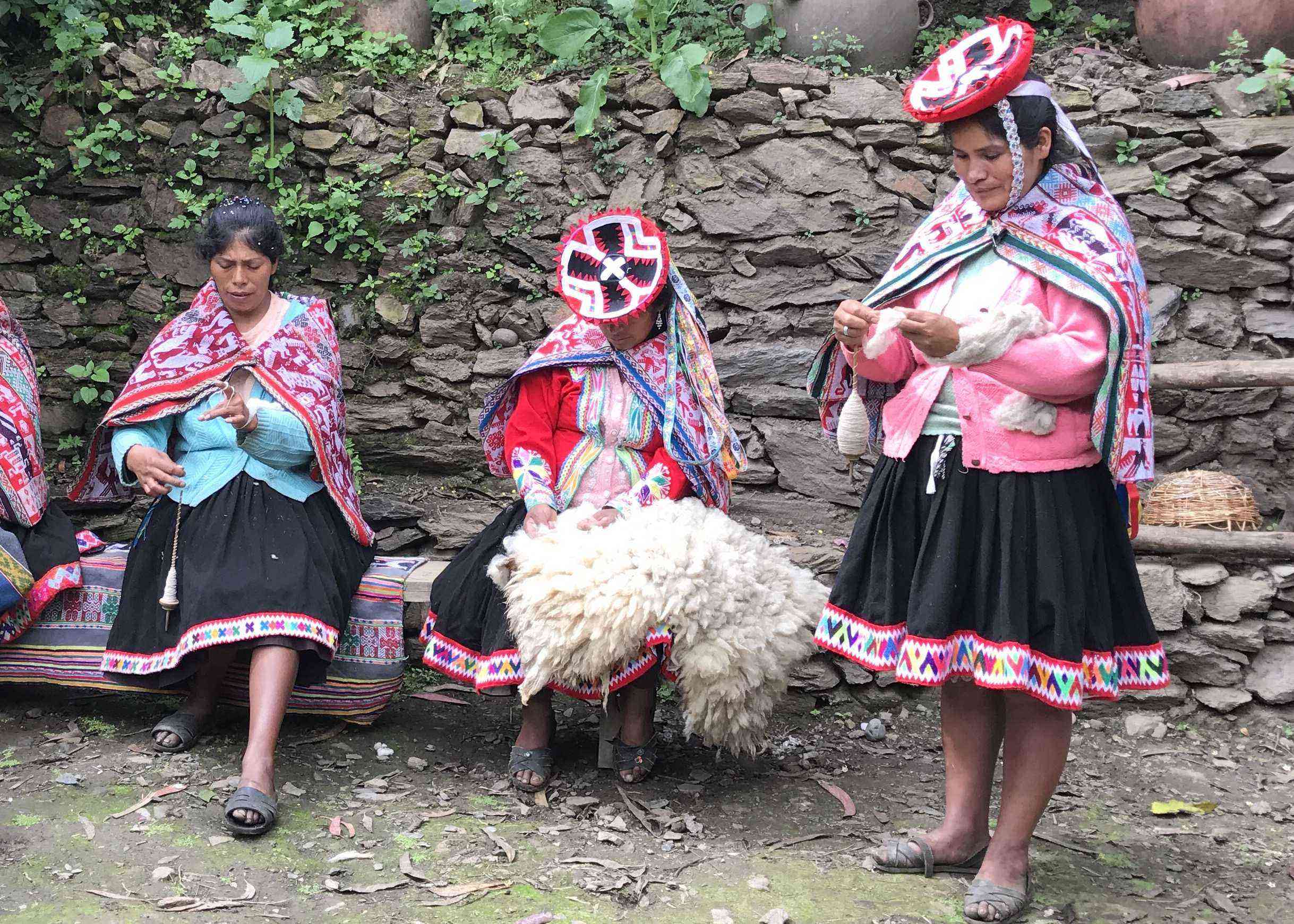 Master-Weavers-Choquecancha-Peru-06