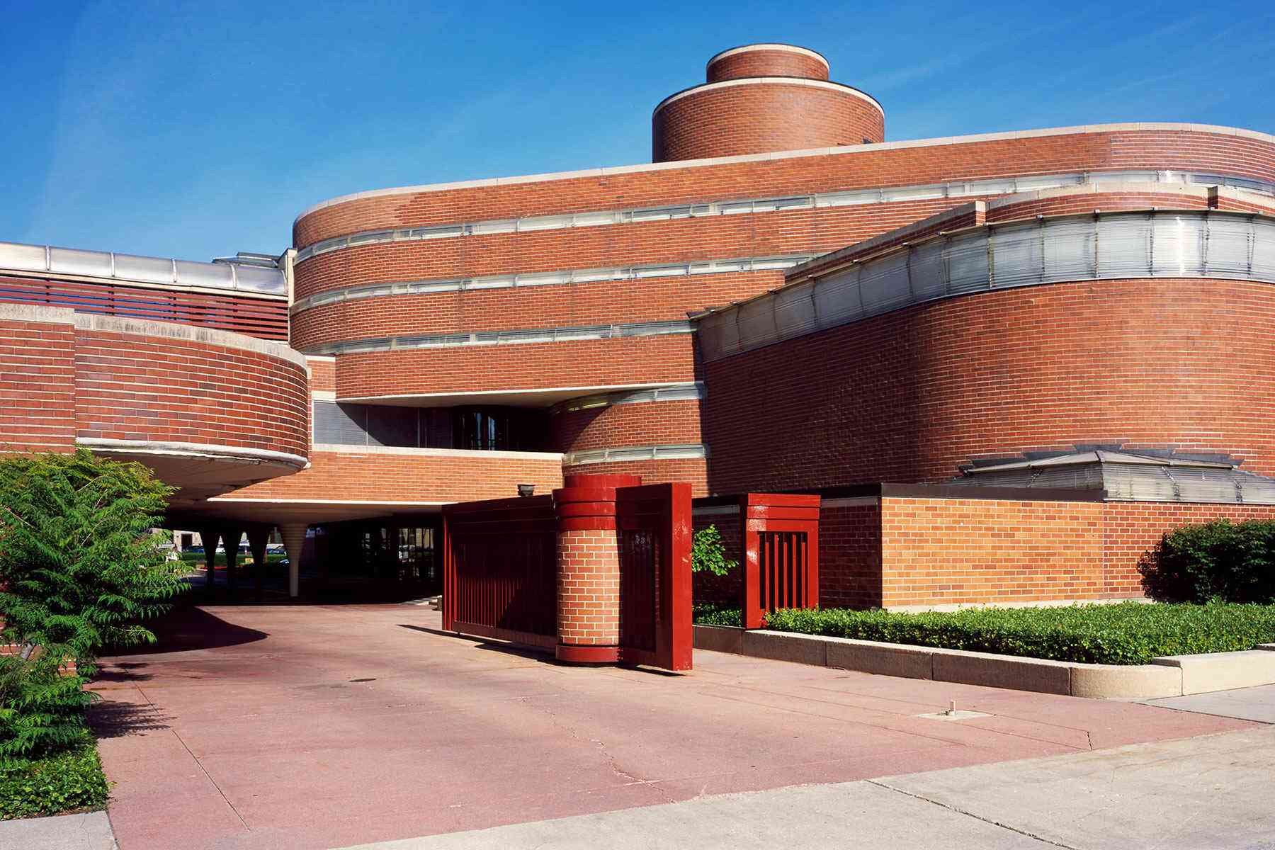 This Frank Lloyd Wright Tour Is an Architecture Devotees 