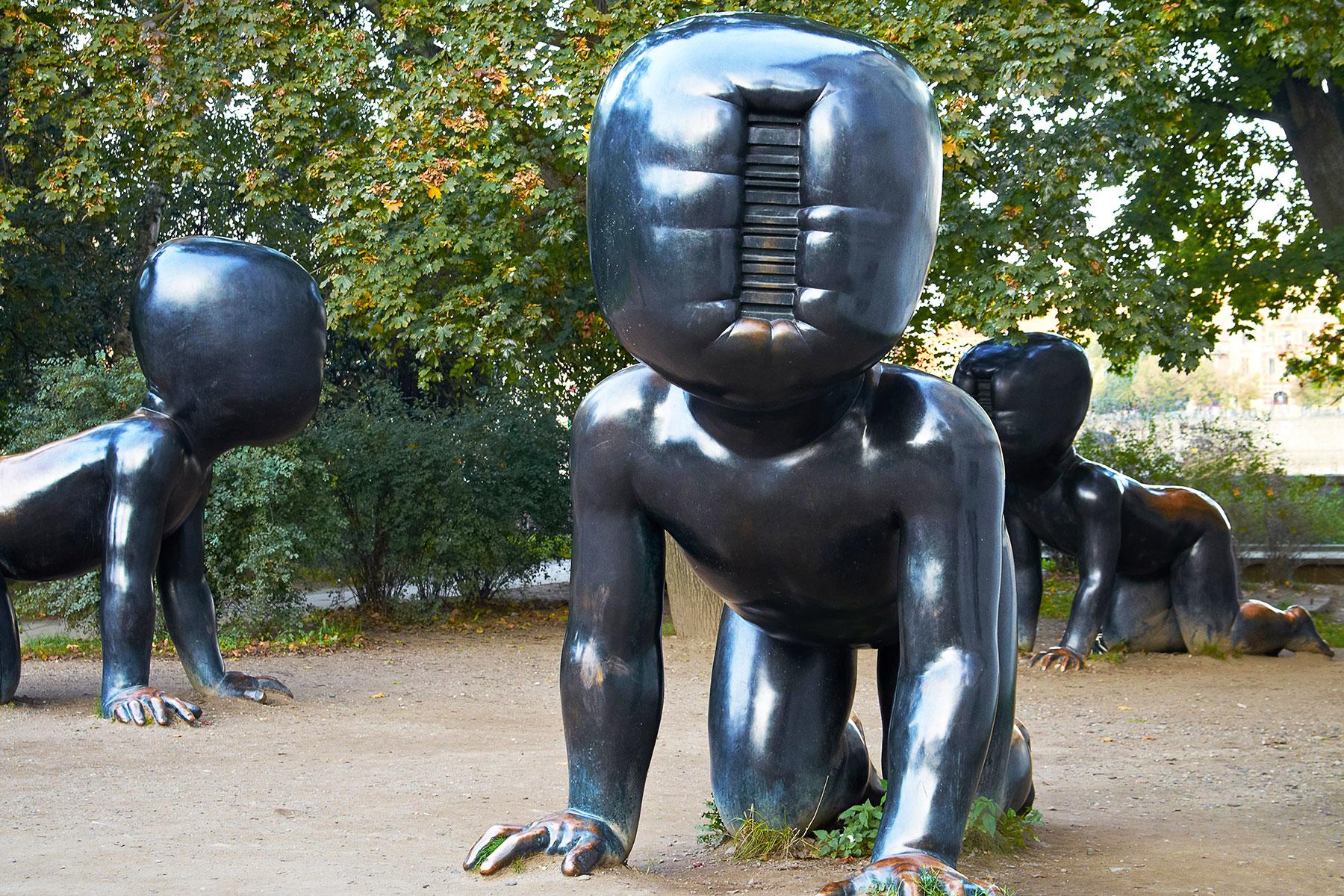 Pissing boy statue