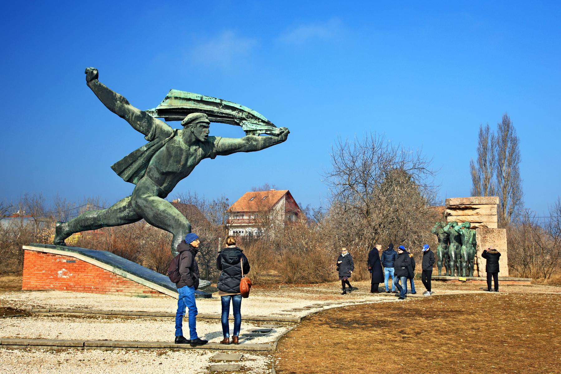 Abandoned-Soviet-Monuments-Memento-Park-1