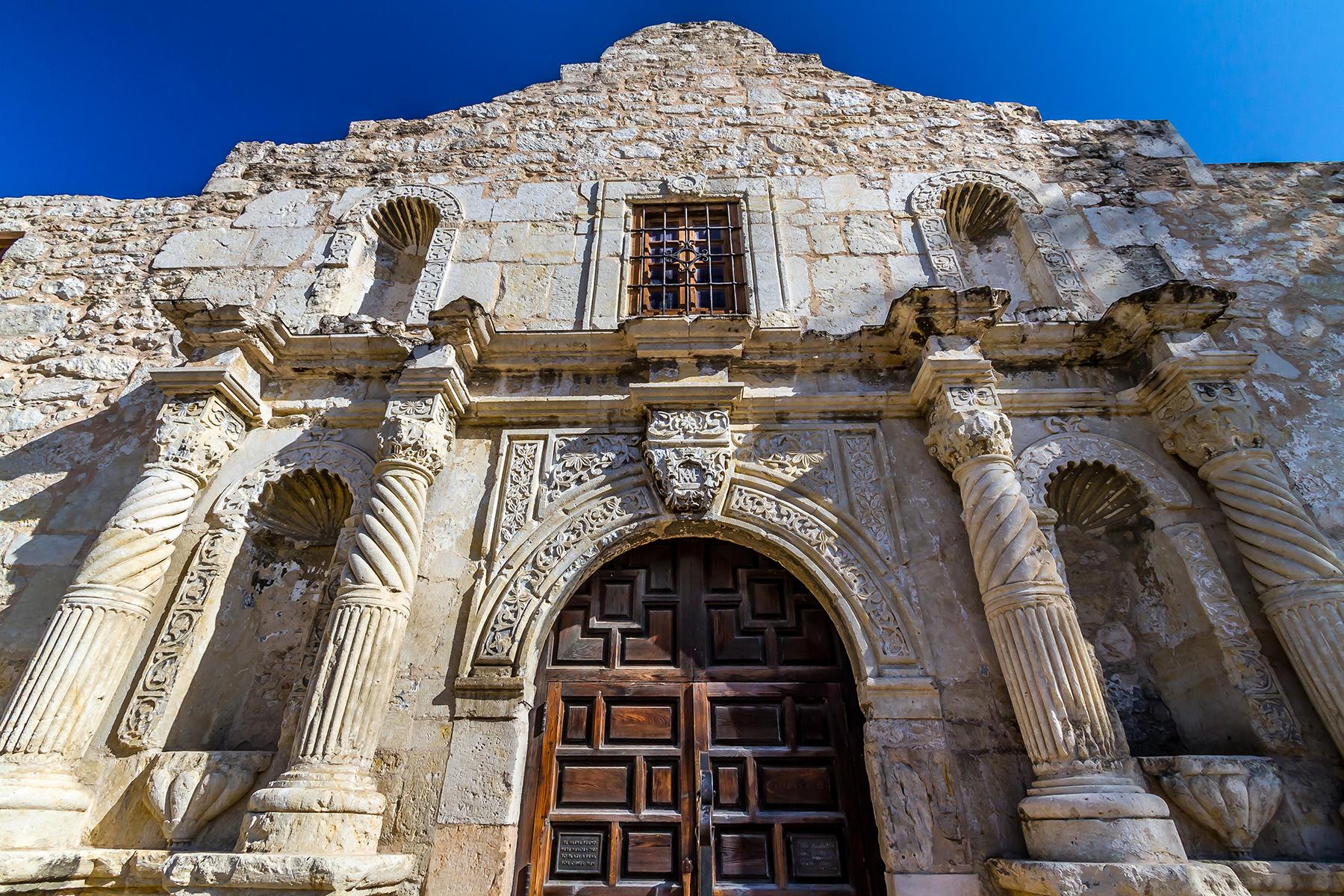 Things You Need to Know Before Visiting the Alamo Mission in San