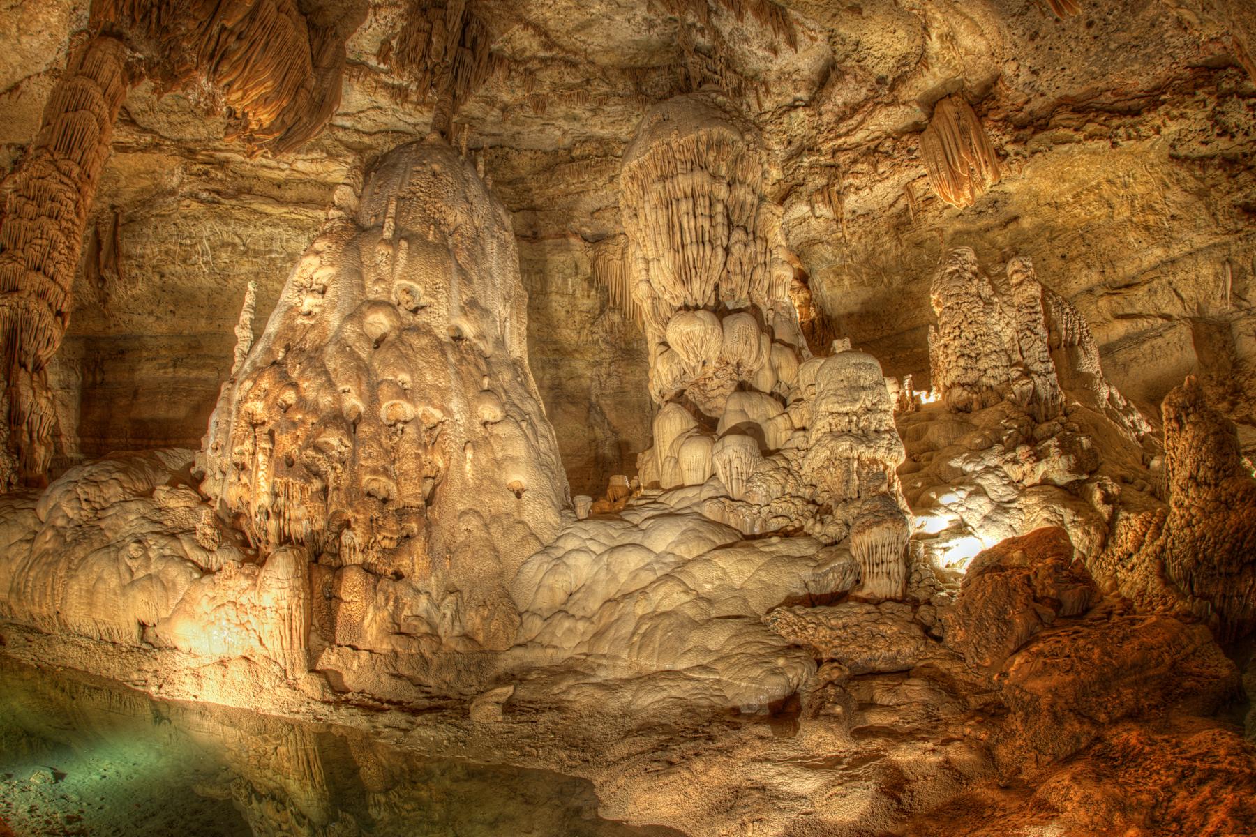 natural bridge caverns