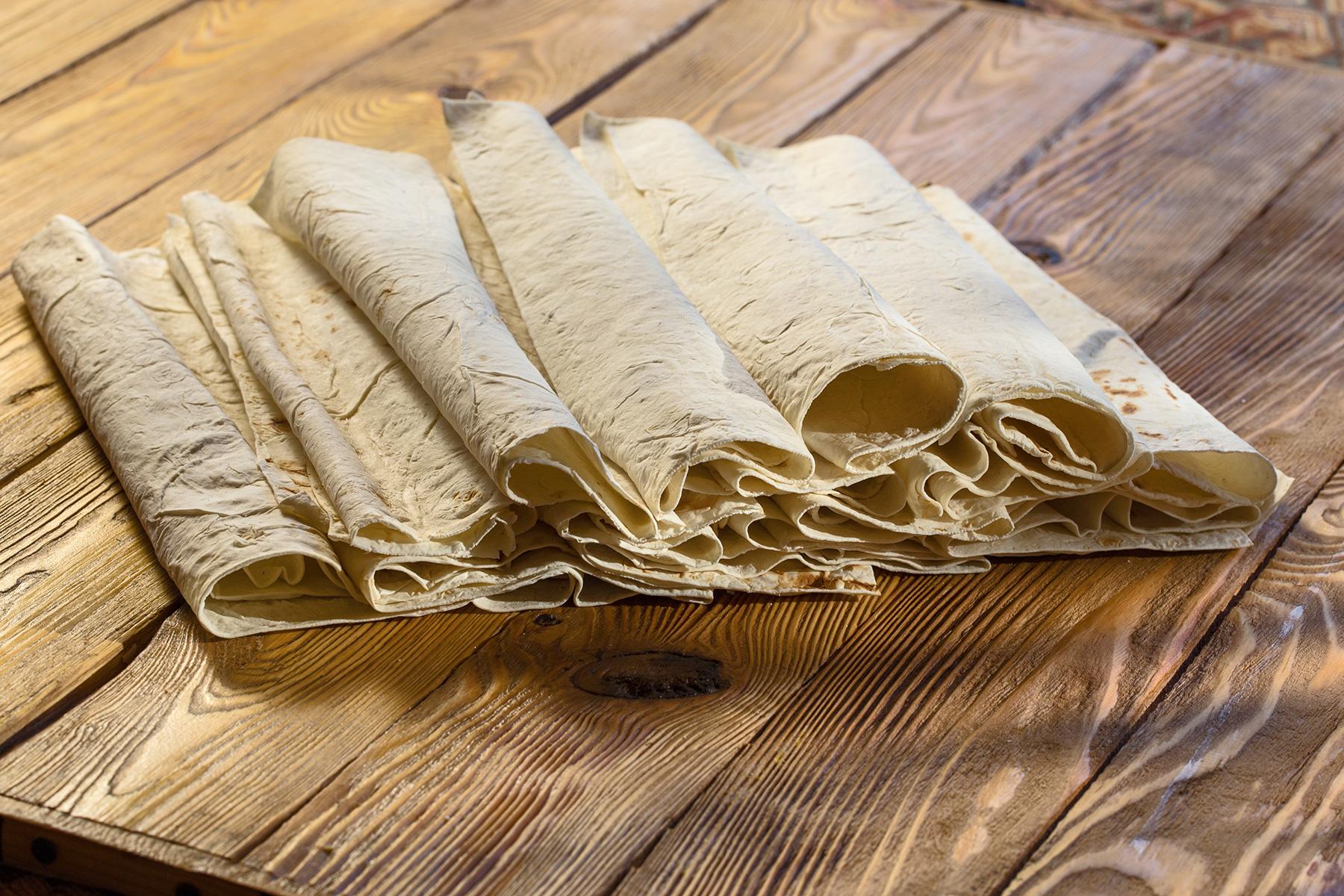 02_Armenian_Foods_Lavash_shutterstock_1108302839