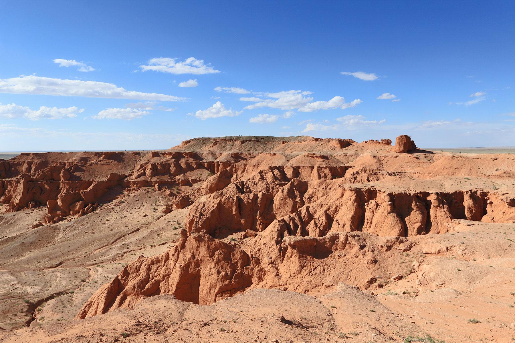 4_MongoliaAdventures_ClimbBayanzag_shutterstock_175555919_1