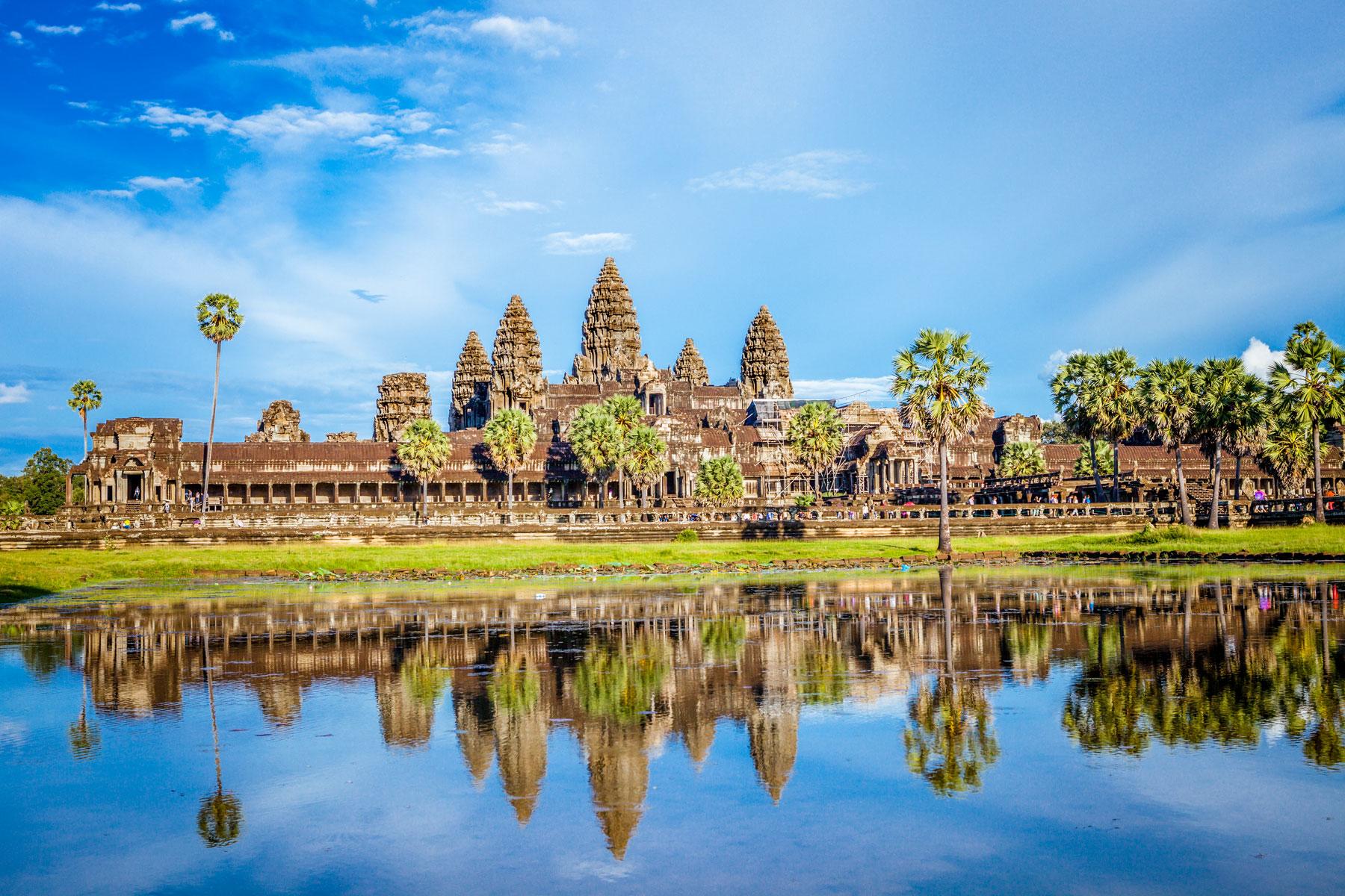 04_WhereToGoin2019_AngorWat_shutterstock_423566122