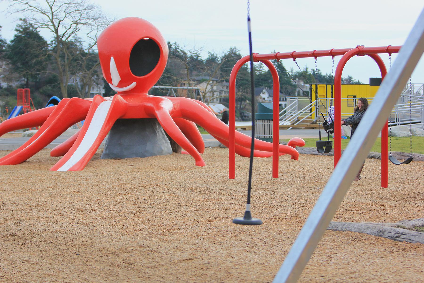 10_UniquePlaygrounds_CadboroGyroPark_IMG4504_1