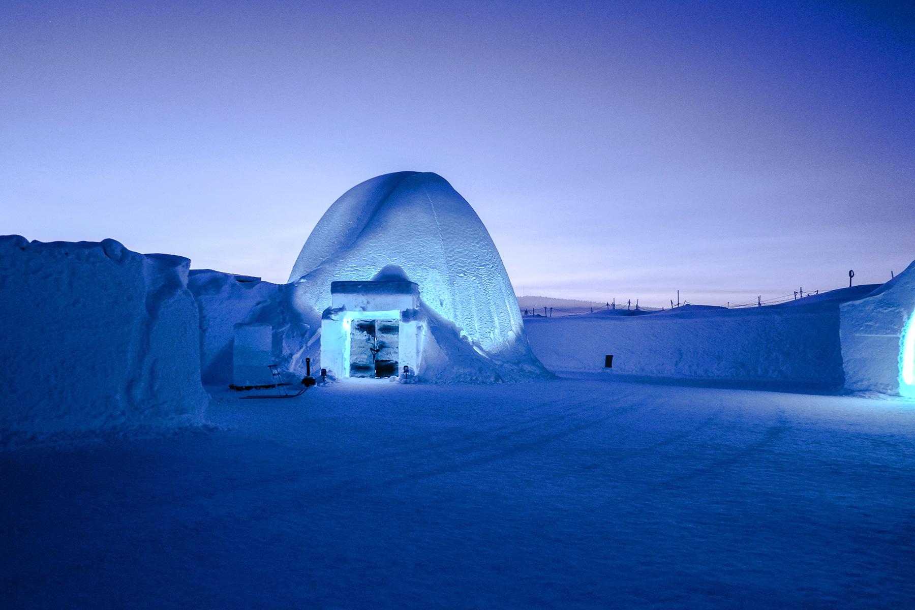 05_IceHotels__IceHotel_shutterstock_370011992