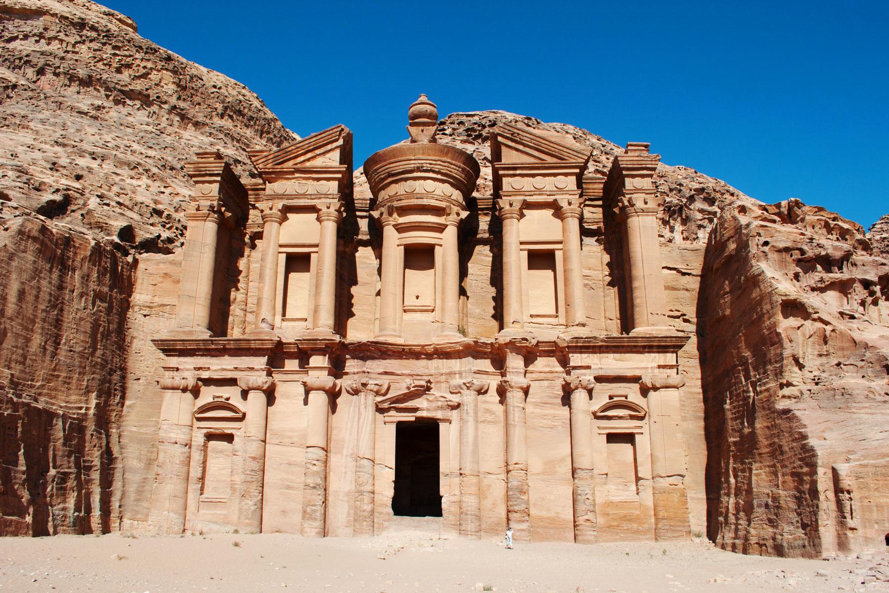 07_Epic_Jordan_Climb_dreamstime_xl_89607769